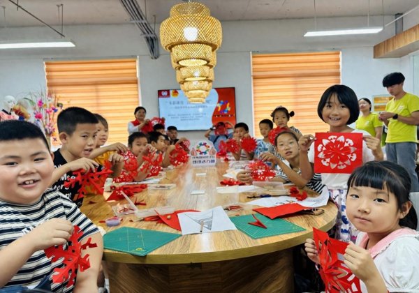 致富配资 威海长城爱心大本营多元服务绘就成长图景